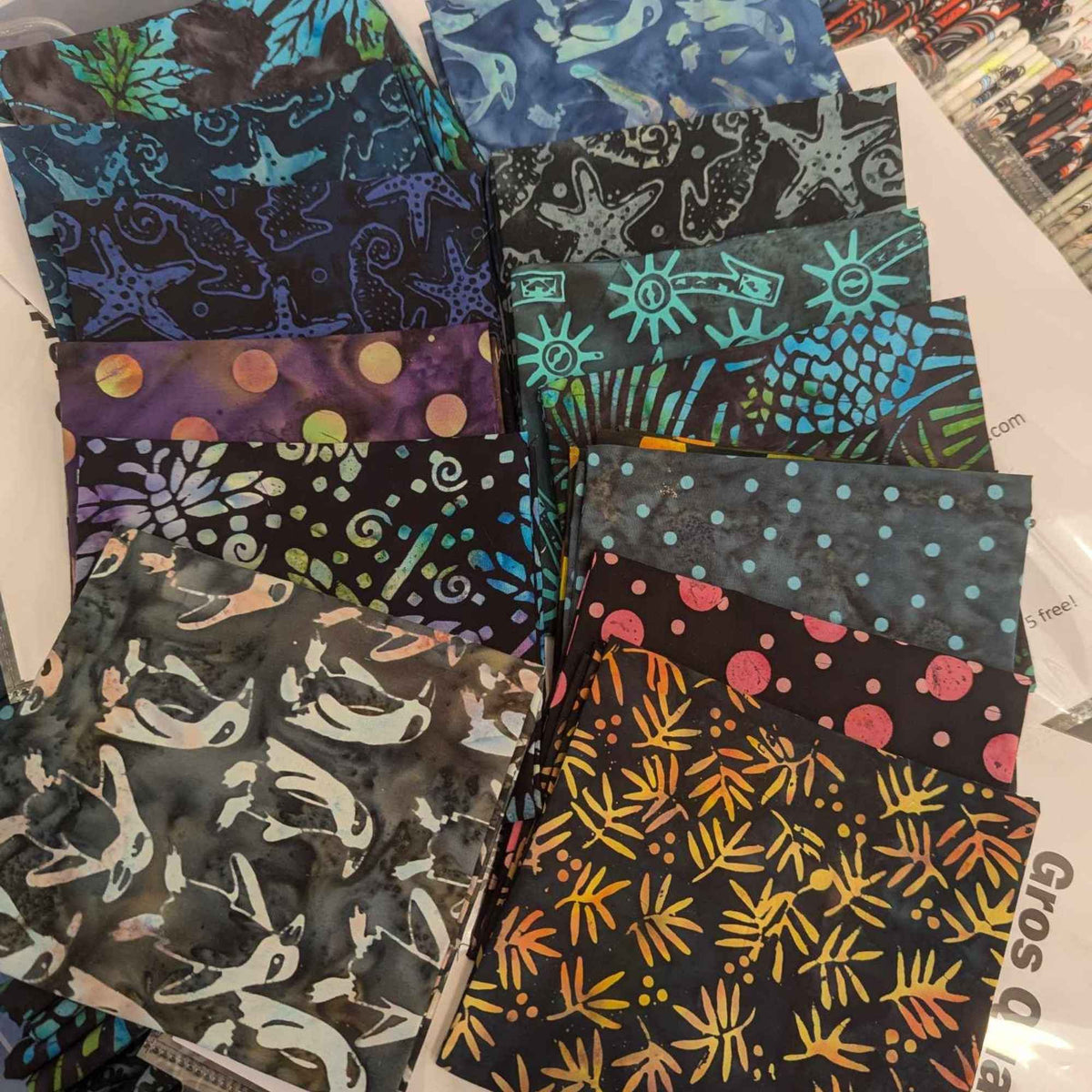 Batiks Fat Quarter Bundle by Mirah Zriya